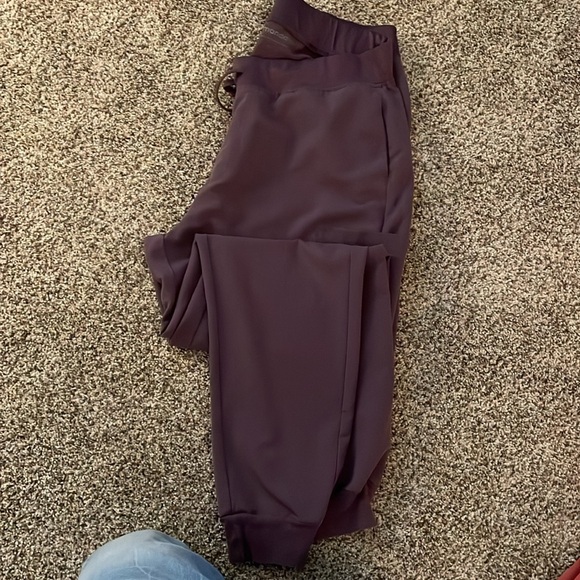 Dark purple Mandala scrub set - Picture 5 of 7